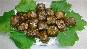 زندگی روستایی - طرز تهیه دلمه برگ