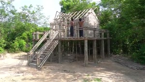 ساخت خانه دو طبقه زیرزمینی با سرسره آبی به استخر