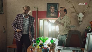 ببینید رضا عطاران چجوری عباس جمشیدی و تنبیه میکنه