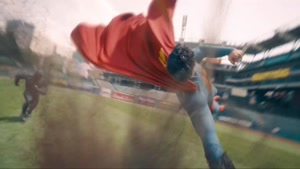 مبارزه زیبای سوپرمن در میدان فوتبال در فیلم  SUPERMAN 2025