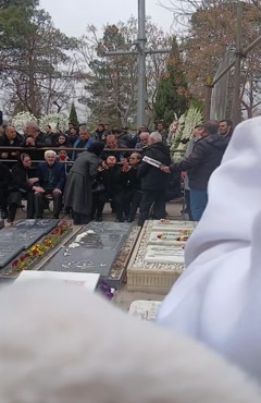 بیقراری مادر حمید هیراد بر سرمزارش