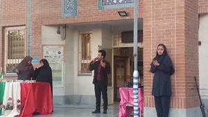 اجرای هاشم رمضانی آهنگ قربونت برم در جشن‌ روز دانش آموز