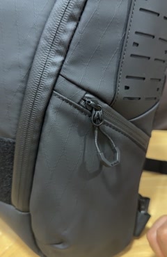کوله تک بند بنج FW-227؛ فضای تبلت و زیپ YKK