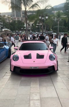 Porsche 911 GT3 RS صورتی 